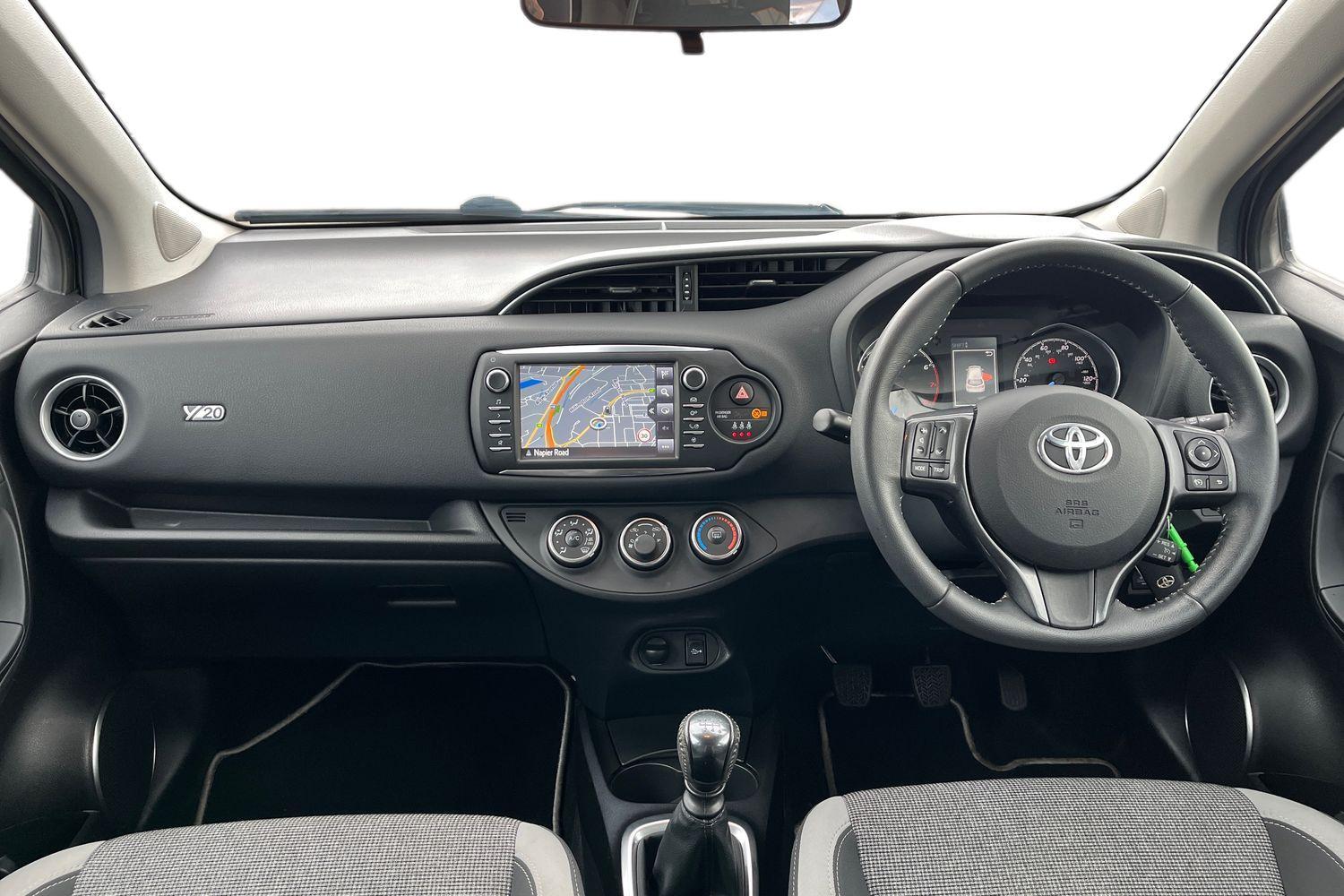 Toyota Yaris Photo 9
