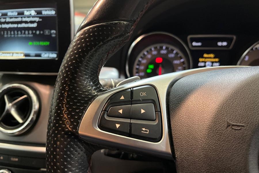 Mercedes-Benz CLA Photo autoimg-90e00bd405736d53716f5530a02d17378424c262.jpg