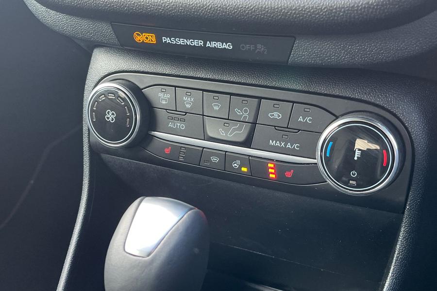 Ford FIESTA Photo autoimg-90e59e8e2d18cd6a33a2d57a3b33b65ab3e2ca33.jpg