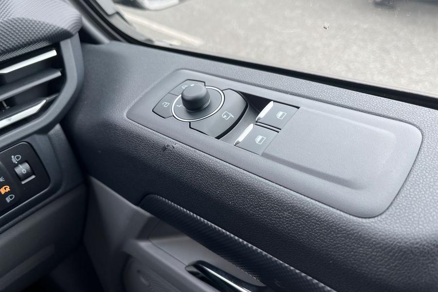 Ford TRANSIT CUSTOM Photo autoimg-90e63ba399c2a4452d333b4c0fb65802256cf32b.jpg