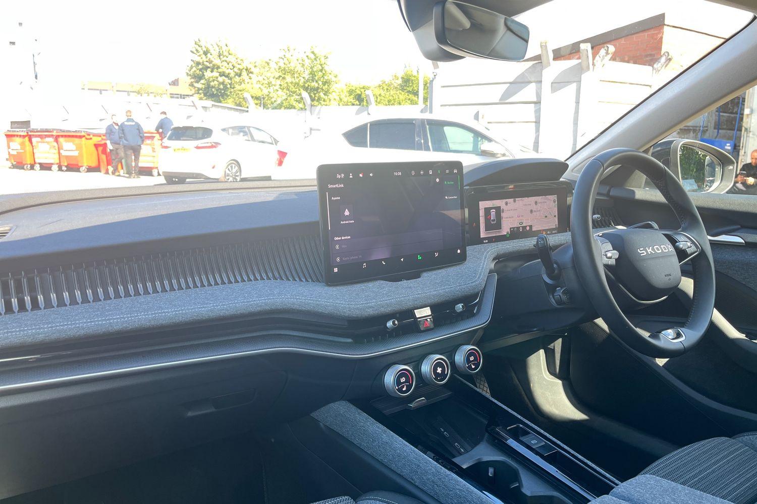 Skoda SUPERB Photo 17