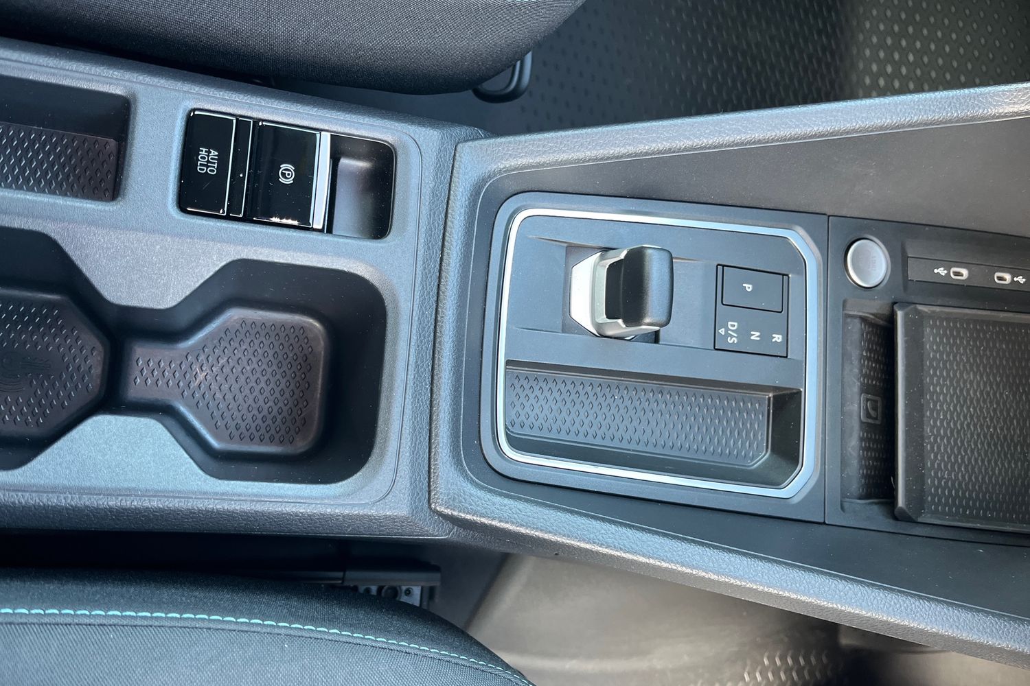 Ford TRANSIT CONNECT Photo 32