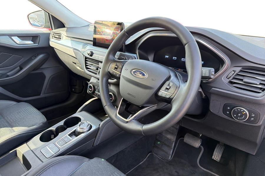 Ford FOCUS Photo autoimg-90e74eda5f1e7d44e677c4996c4361a1d04c8c2b.jpg