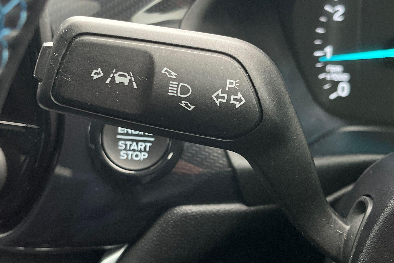 Ford FIESTA Photo 13