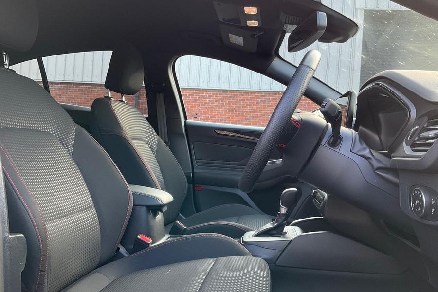 Ford Focus Photo autoimg-90ea91e9ec3e1dd42b238d0b16b71f1c47efbeac.jpg