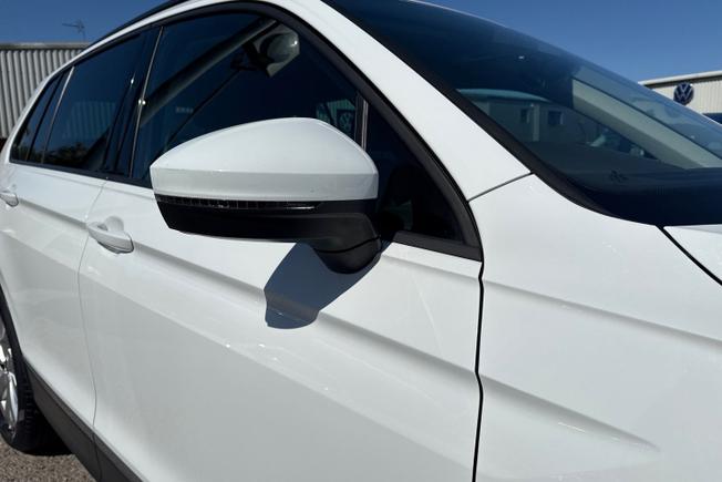 VOLKSWAGEN Tiguan Photo 20