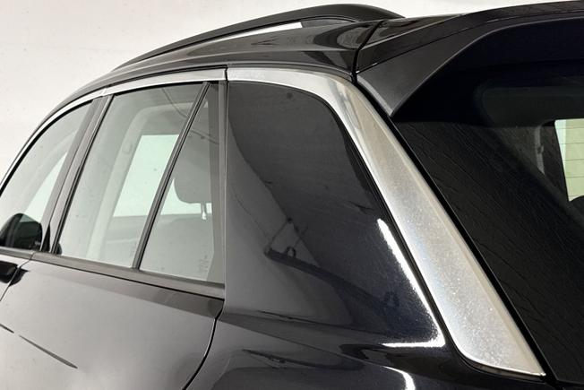 VOLKSWAGEN T-Roc Photo 33