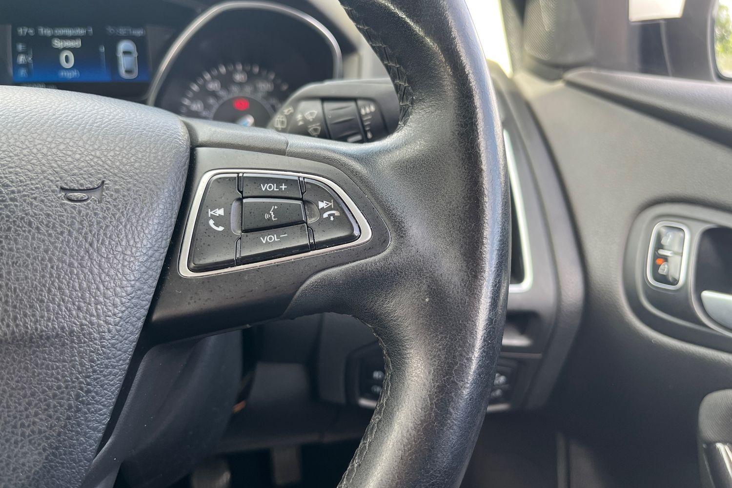Ford Focus Photo 35