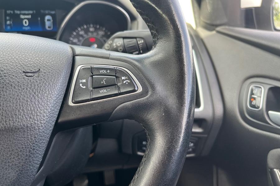 Ford Focus Photo autoimg-90f3a443f975eceb218866ad1df2c5d30b48acd9.jpg