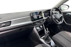 Volkswagen T-Roc Photo 2