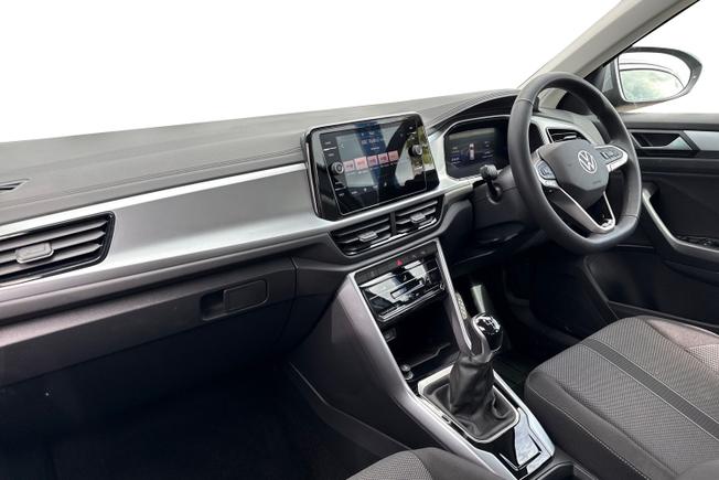 Volkswagen T-Roc Photo 2