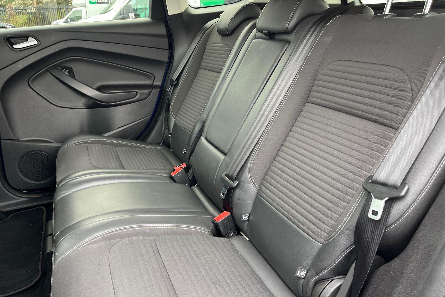 Ford KUGA Photo 19