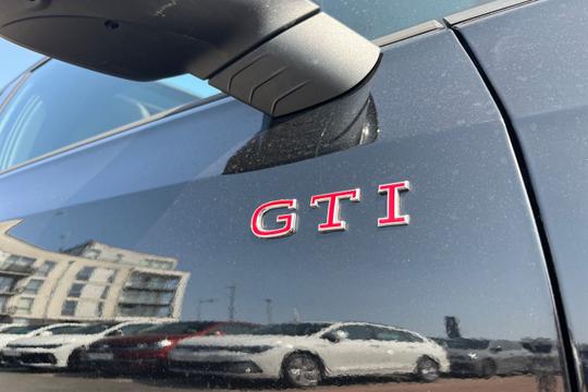 Volkswagen Golf Photo autoimg-90fc9b1ef2f42d1fee2cc9a9307ac5092b93842d.jpg