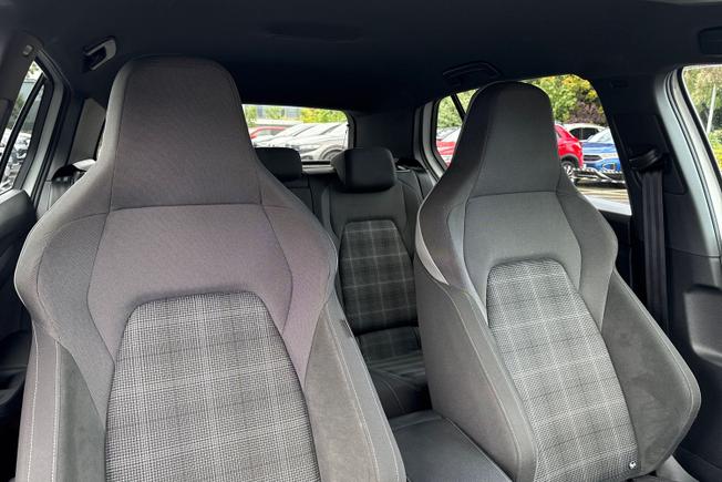 Volkswagen Golf Photo 25
