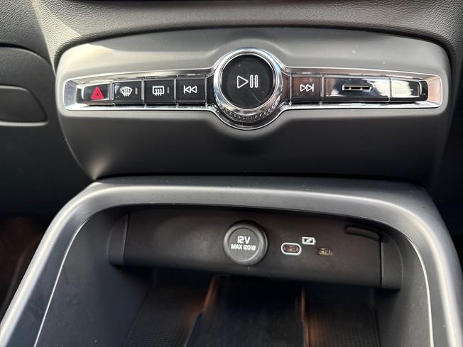 VOLVO Xc40 Photo 37