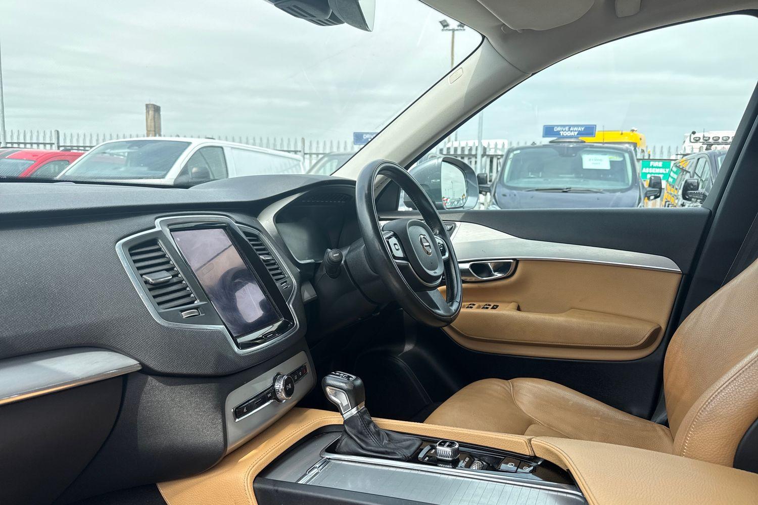 Volvo XC90 Photo 17