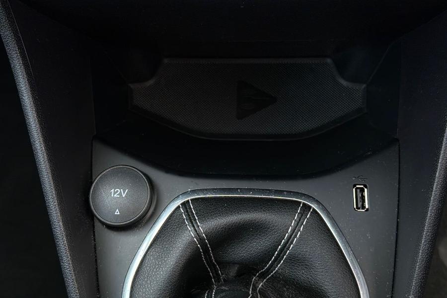 Ford FIESTA Photo autoimg-9105b2306d0055add386fe40809af3eab4c5fe47.jpg