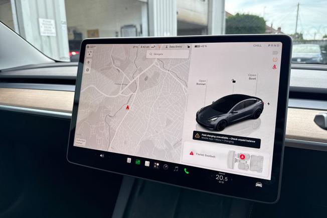 TESLA Model 3 Photo 14