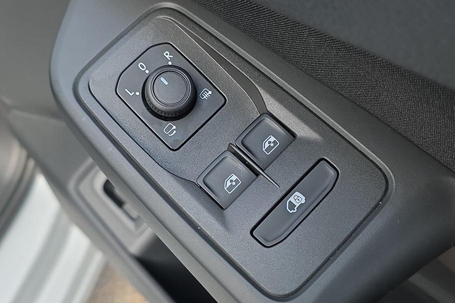 Used Ford TRANSIT CONNECT WR75ZCK 17