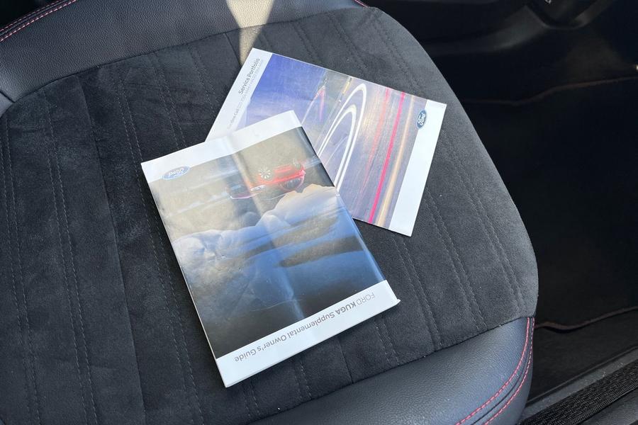 Ford Kuga Photo autoimg-910e431e3a0b8d4ca53cb6d2c816a53d7c2c4d65.jpg