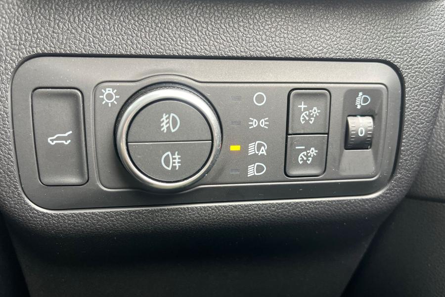 Ford KUGA Photo autoimg-910e8e8c9068814ccef3b2b7262b9cdd4cc08409.jpg