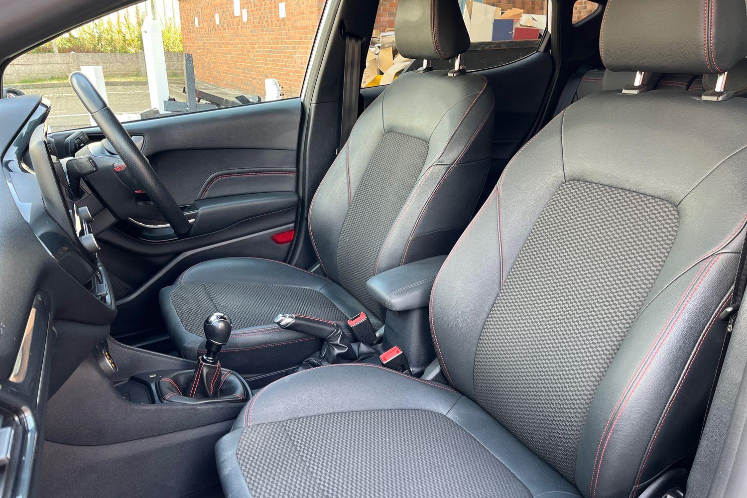 Ford Fiesta Photo 18