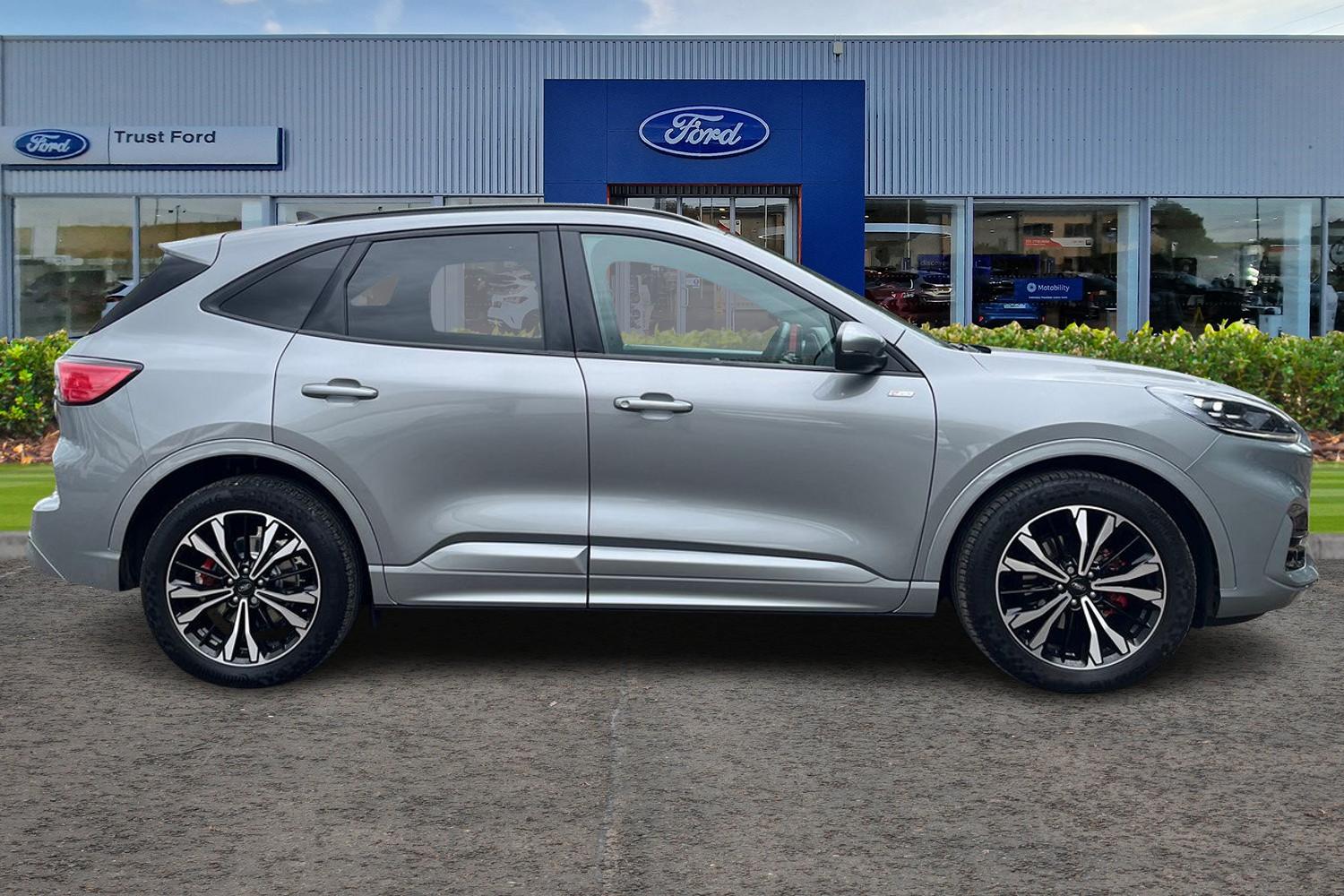 Ford KUGA Photo 2