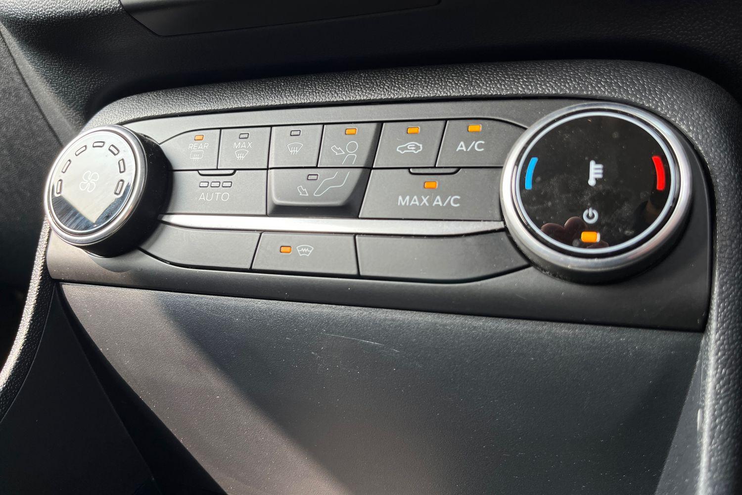 Ford Fiesta Photo 31