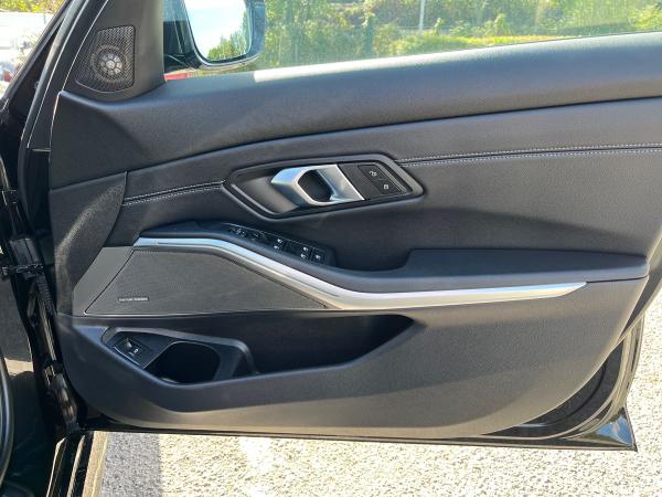 BMW 3 Series Photo autoimg-9118a90174087247ff5474f1adb4462e44fa61dc.jpg