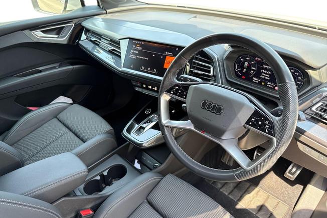 AUDI Q4 E-Tron Photo 6