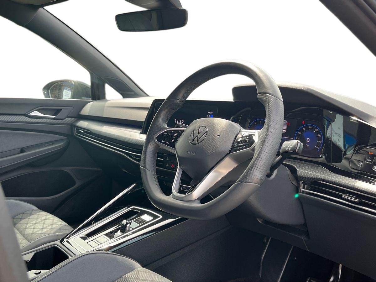 Volkswagen Golf Photo 19