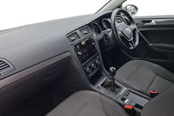 VOLKSWAGEN Golf Photo 2