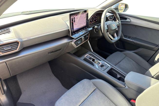 CUPRA Leon Photo 2