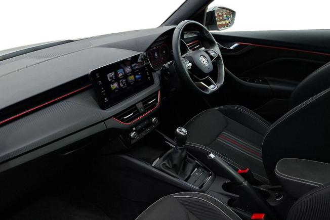 ŠKODA Kamiq Photo 2