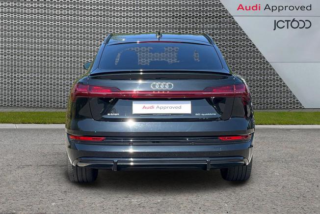 AUDI E-Tron Photo 7