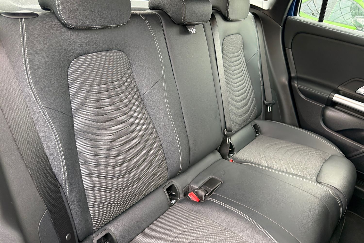 Mercedes-Benz GLA Photo 19