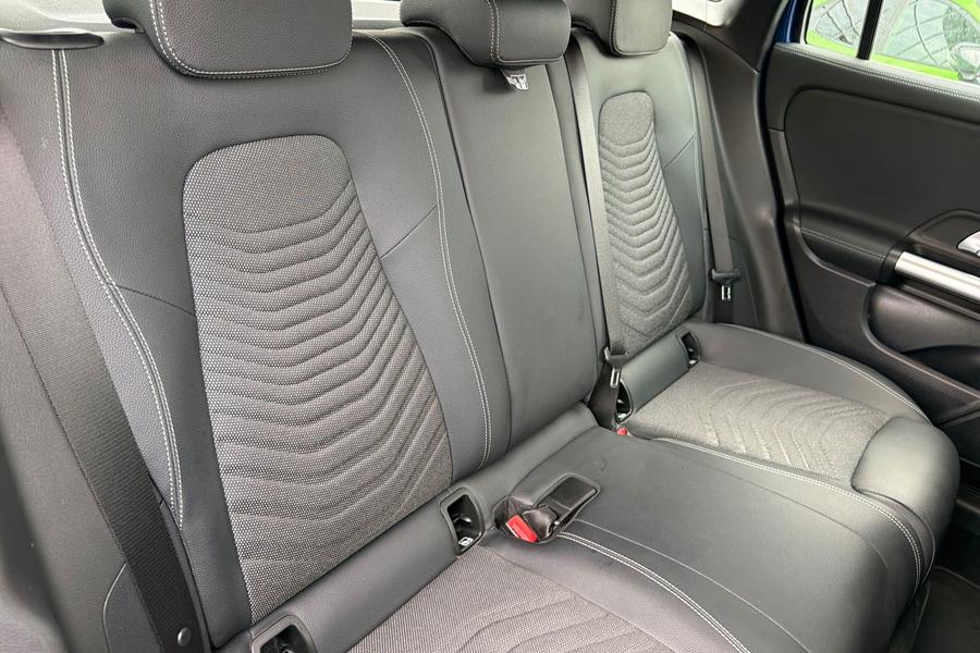 Mercedes-Benz GLA Photo autoimg-912d54b98d5b964107bcabec2d3e526bfe5dbfc9.jpg
