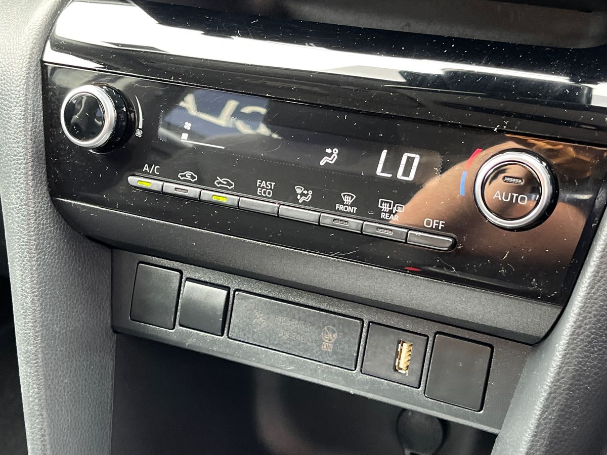 Toyota Yaris Cross Photo 11