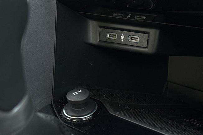 VOLKSWAGEN T-Roc Photo 26