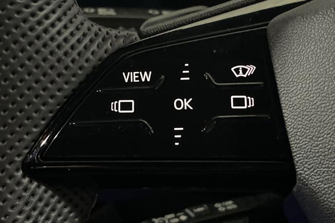 AUDI A6 Saloon Photo 16