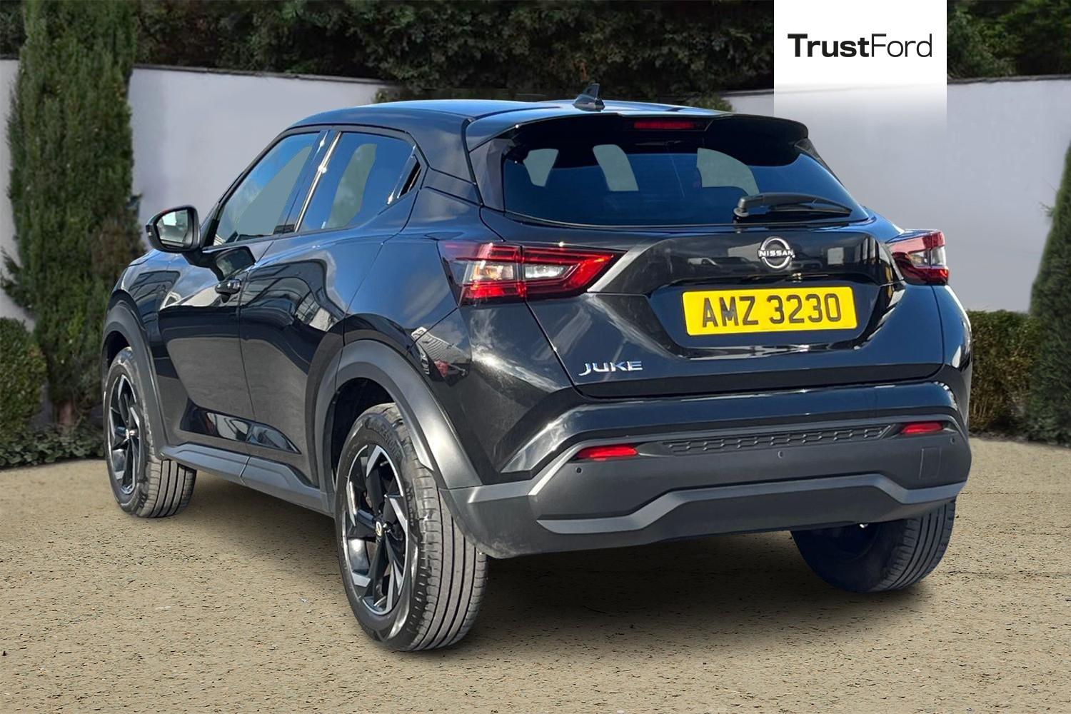Nissan JUKE Photo 1