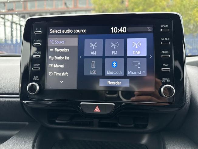 TOYOTA Yaris Photo 34