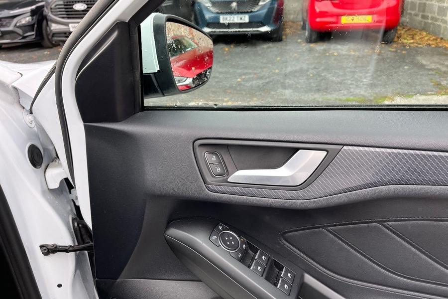 Ford FOCUS Photo autoimg-913e4e40f4a178a398d490856d7eefa9e4f16e8c.jpg