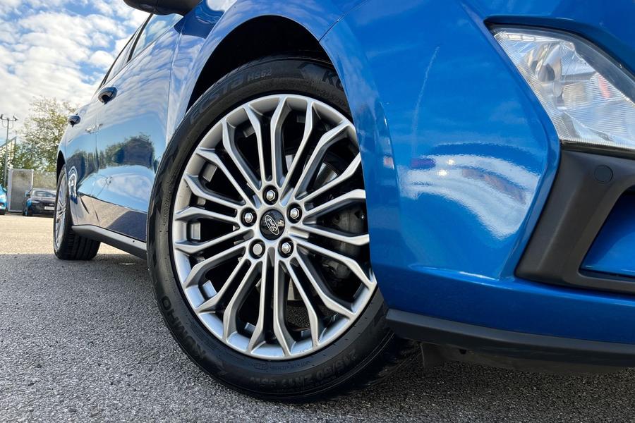 Ford FOCUS Photo autoimg-91401a5149730347a28a6a78b987f84f8f9a25d3.jpg