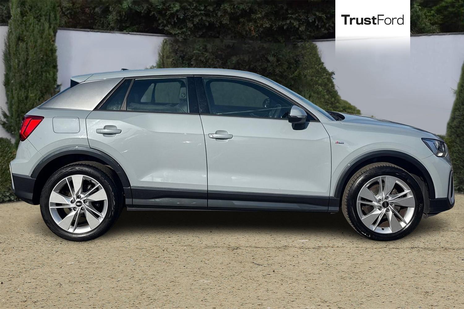 Audi Q2 Photo 2