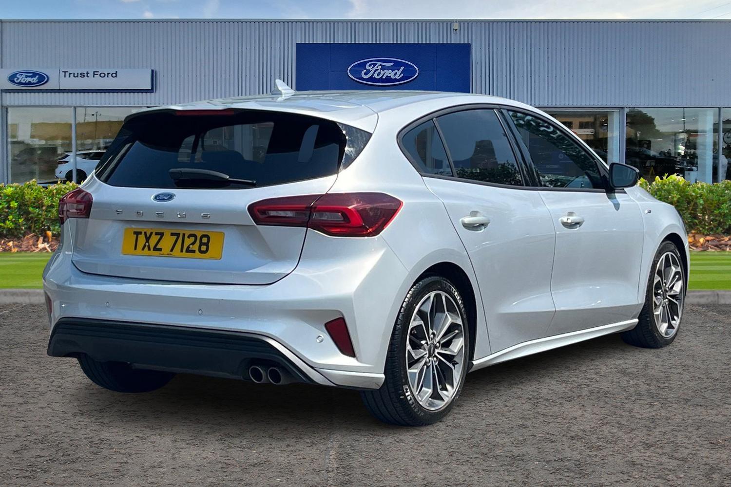 Ford Focus Photo 3