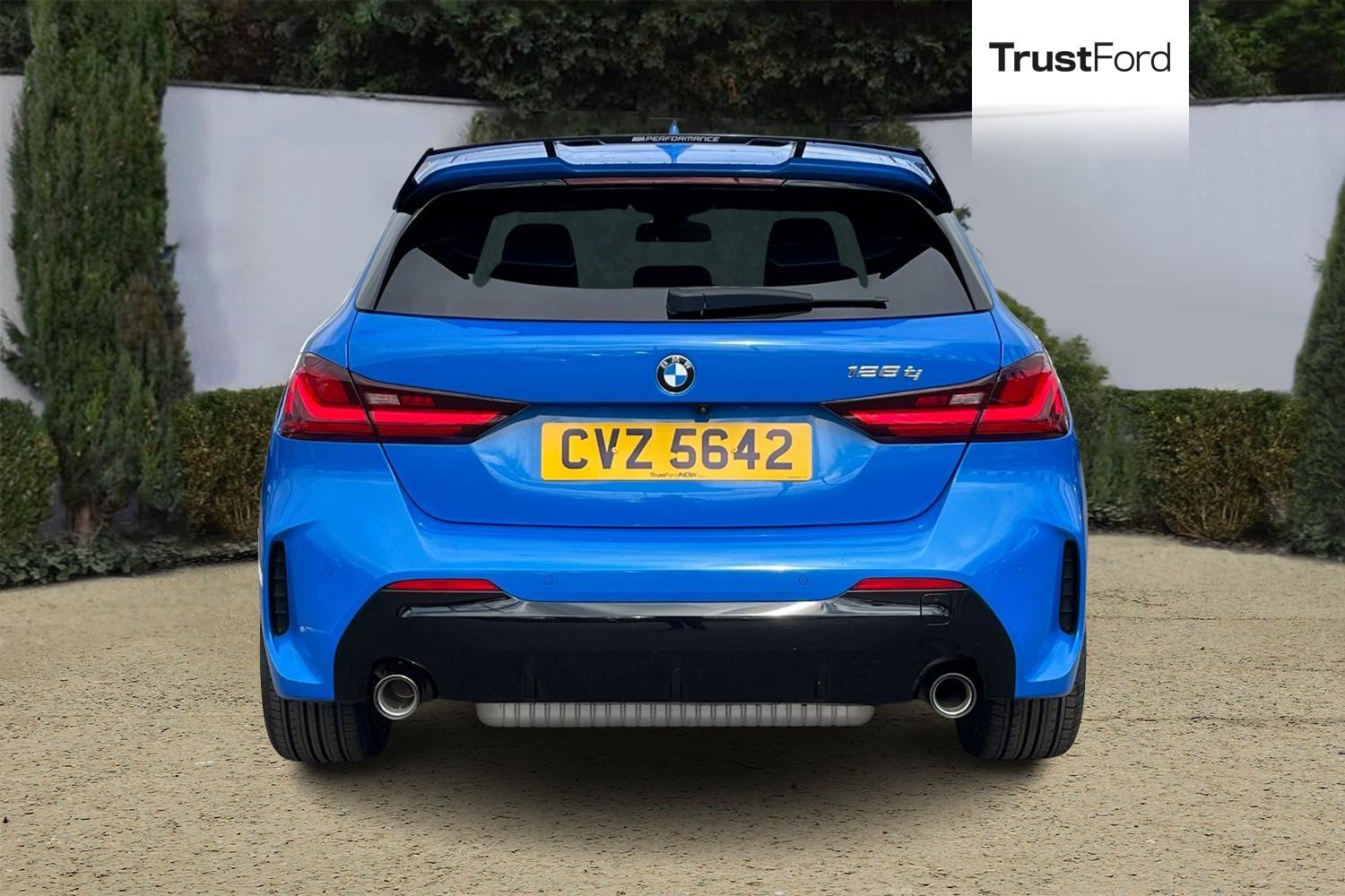 BMW 1 Series Photo 6