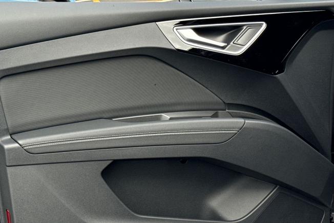 AUDI Q4 E-Tron Photo 46