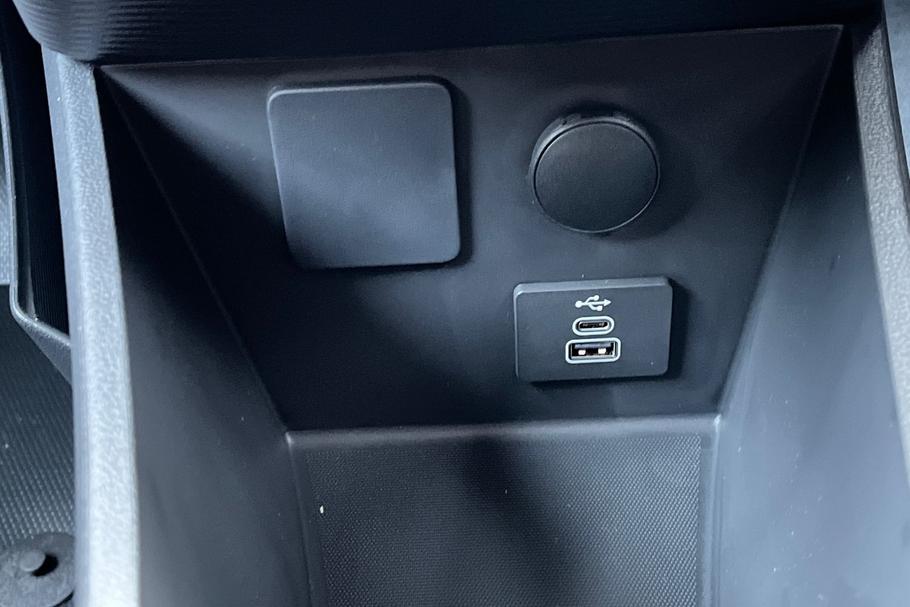 Used Ford E-TRANSIT COURIER YS75ZFG 25