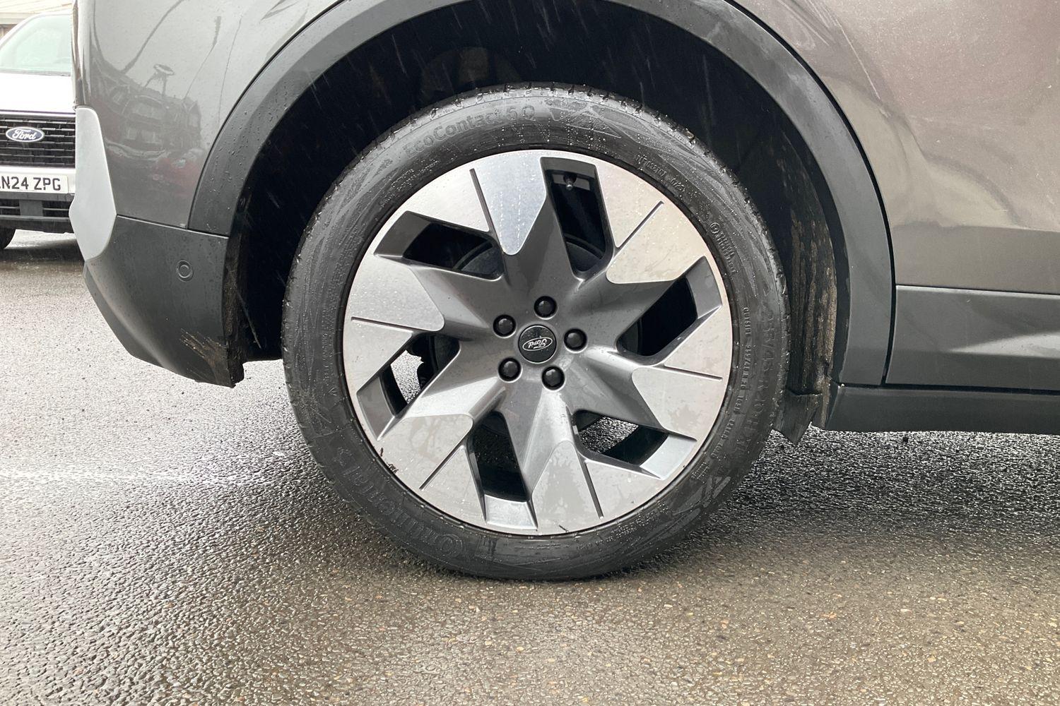 Ford Explorer Photo 7